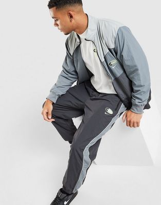 Spodnie męskie jesienne Nike ze sklepu: JD Sports  w kategorii: Spodnie męskie - zdjęcie 9C9C4A-9AA-13709_IO3153-060