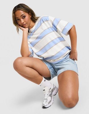 Bluzka damska na lato Nike ze sklepu: JD Sports  w kategorii: Bluzki damskie - zdjęcie 9C9C4A-9AA-13709_JA2846-133