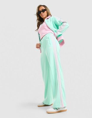 Spodnie damskie na lato adidas ze sklepu: JD Sports  w kategorii: Spodnie damskie - zdjęcie 9C9C4A-9AA-13709_KY7230