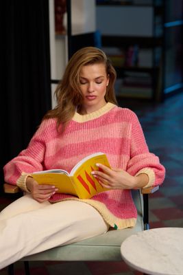 Sweter damski na zimę casual NAOKO-STORE.pl ze sklepu: NAOKO w kategorii: Swetry damskie - zdjęcie A8F38C0-26C-6400_15417809240437