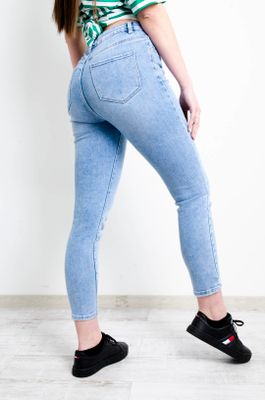 Olika - Jeansy damskie casualowe ze sklepu: olika.com.pl w kategorii: Jeansy damskie - zdjęcie AE84B5C-5EA-3073_13293