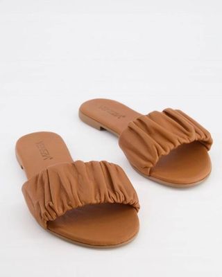 Klapki damskie casual Olika ze sklepu: olika.com.pl w kategorii: Klapki damskie - zdjęcie AE84B5C-5EA-3073_16239
