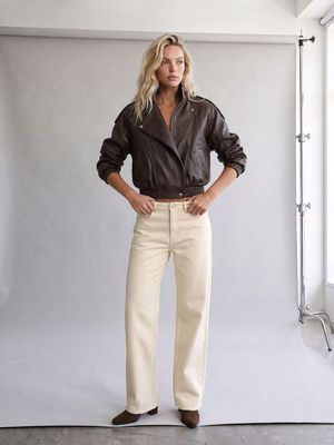 Jeansy damskie na lato Sinsay ze sklepu: Sinsay w kategorii: Jeansy damskie - zdjęcie CC22A15-4CA-6968_017JS