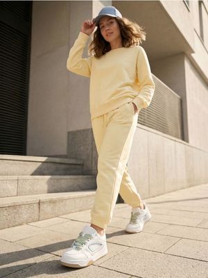 Buty sportowe damskie casual Sinsay ze sklepu: Sinsay w kategorii: Buty sportowe damskie - zdjęcie CC22A15-4CA-6968_062GX