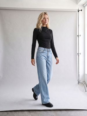 Jeansy damskie eleganckie Sinsay ze sklepu: Sinsay w kategorii: Jeansy damskie - zdjęcie CC22A15-4CA-6968_094JS