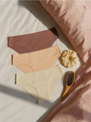 Majtki damskie casual ze sklepu: Sinsay w kategorii: Majtki damskie - zdjęcie CC22A15-4CA-6968_120GF