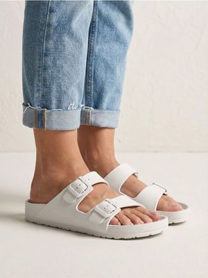 Klapki damskie na lato ze sklepu: Sinsay w kategorii: Klapki damskie - zdjęcie CC22A15-4CA-6968_161IW