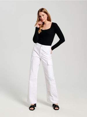 Jeansy damskie w miejskim stylu ze sklepu: Sinsay w kategorii: Jeansy damskie - zdjęcie CC22A15-4CA-6968_2061F
