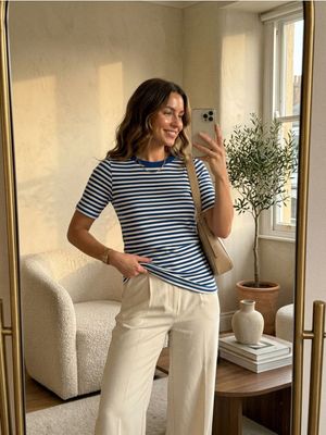Bluzka damska elegancka Sinsay ze sklepu: Sinsay w kategorii: Bluzki damskie - zdjęcie CC22A15-4CA-6968_244HB