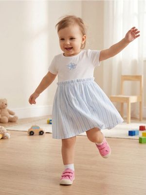 Sukienka dziewczęca na lato ze sklepu: Sinsay w kategorii: Sukienki dziewczęce - zdjęcie CC22A15-4CA-6968_290IP
