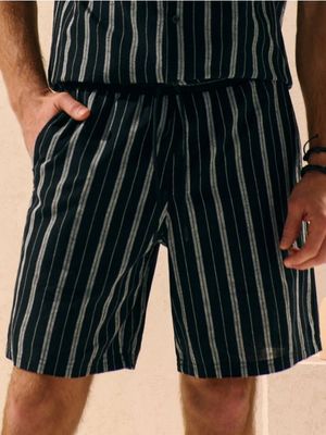 Spodenki męskie casual Sinsay ze sklepu: Sinsay w kategorii: Spodenki męskie - zdjęcie CC22A15-4CA-6968_5590D