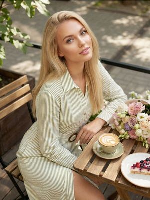 Sukienka elegancka ze sklepu: Sinsay w kategorii: Sukienki - zdjęcie CC22A15-4CA-6968_635FI