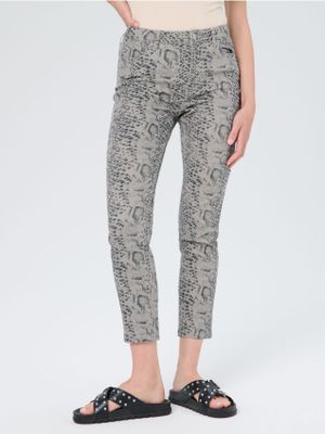 Jeansy damskie ze sklepu: Sinsay w kategorii: Jeansy damskie - zdjęcie CC22A15-4CA-6968_877FI