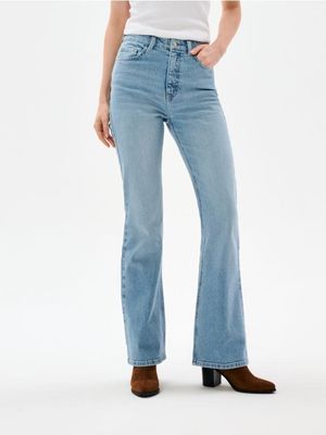 Jeansy damskie na lato ze sklepu: Sinsay w kategorii: Jeansy damskie - zdjęcie CC22A15-4CA-6968_948GY