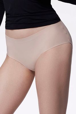 Bielizna wyszczuplająca bez wzorów casual Julimex ze sklepu: kontri.pl w kategorii: Bielizna wyszczuplająca - zdjęcie E1A5966-47C-7221_2759