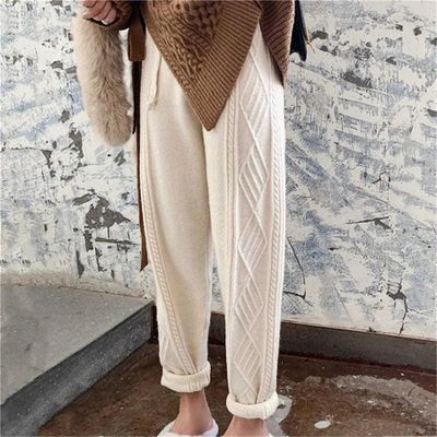 Spodnie damskie casual Intimica ze sklepu: Intimica.pl w kategorii: Spodnie damskie - zdjęcie WP-ADS-RTKIFPPPR_8703898845513