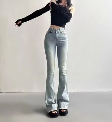 Jeansy damskie w miejskim stylu Intimica ze sklepu: Intimica.pl w kategorii: Jeansy damskie - zdjęcie WP-ADS-RTKIFPPPR_9450533159241