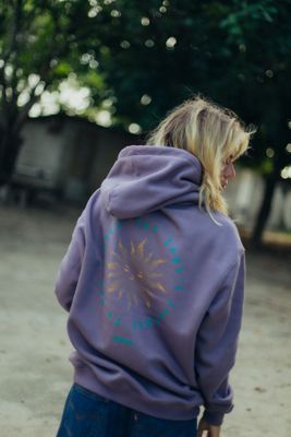 Bluza damska na wiosnę Surf Inc. ze sklepu: Surf Inc w kategorii: Bluzy damskie - zdjęcie WP-ADS-UGZXOURBE_985