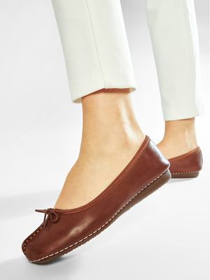 Balerinki na wiosnę Clarks ze sklepu: eobuwie.pl w kategorii: Balerinki - zdjęcie WP-EBWP-9KUZS-09B_0000096532454