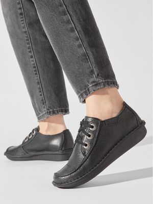 Clarks - Półbuty damskie na wiosnę ze sklepu: eobuwie.pl w kategorii: Półbuty damskie - zdjęcie WP-EBWP-9KUZS-09B_0000197648467
