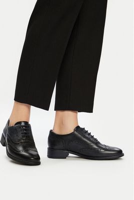 Półbuty damskie jesienne Clarks ze sklepu: eobuwie.pl w kategorii: Półbuty damskie - zdjęcie WP-EBWP-9KUZS-09B_0000304163647