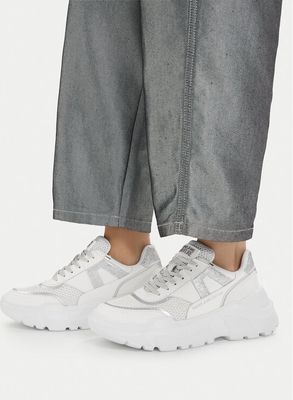 Buty sportowe damskie na wiosnę Versace Jeans Couture ze sklepu: eobuwie.pl w kategorii: Buty sportowe damskie - zdjęcie WP-EBWP-9KUZS-09B_0000305600233