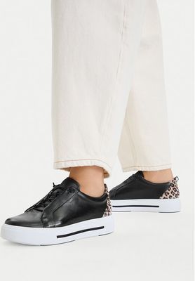 Buty sportowe damskie jesienne Caprice ze sklepu: eobuwie.pl w kategorii: Buty sportowe damskie - zdjęcie WP-EBWP-9KUZS-09B_0000305763723