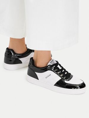 Buty sportowe damskie na wiosnę Guess ze sklepu: eobuwie.pl w kategorii: Buty sportowe damskie - zdjęcie WP-EBWP-9KUZS-09B_0000305817976