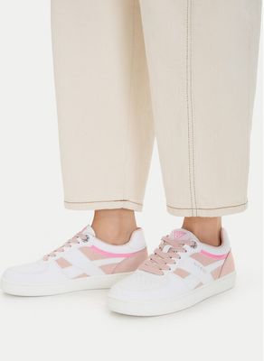 Guess - Buty sportowe damskie na wiosnę ze sklepu: eobuwie.pl w kategorii: Buty sportowe damskie - zdjęcie WP-EBWP-9KUZS-09B_0000305818034