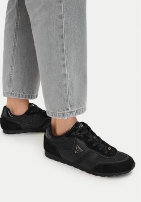 Buty sportowe damskie Guess ze sklepu: eobuwie.pl w kategorii: Buty sportowe damskie - zdjęcie WP-EBWP-9KUZS-09B_0000306155220