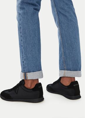 Buty sportowe męskie Guess ze sklepu: eobuwie.pl w kategorii: Buty sportowe męskie - zdjęcie WP-EBWP-9KUZS-09B_0000306155466