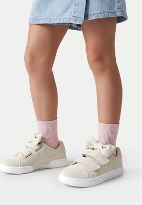 Reebok - Buty sportowe dziecięce na wiosnę ze sklepu: eobuwie.pl w kategorii: Buty sportowe dziecięce - zdjęcie WP-EBWP-9KUZS-09B_5906751270639