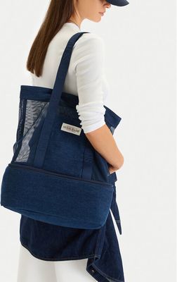 Shopper bag na lato Guess Jeans ze sklepu: eobuwie.pl w kategorii: Torby Shopper bag - zdjęcie WP-EBWP-9KUZS-09B_5906751751770