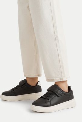 Buty sportowe dziecięce na wiosnę jesienne Guess ze sklepu: eobuwie.pl w kategorii: Buty sportowe dziecięce - zdjęcie WP-EBWP-9KUZS-09B_5906751755235