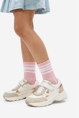 Buty sportowe dziecięce wiosenne Guess ze sklepu: eobuwie.pl w kategorii: Buty sportowe dziecięce - zdjęcie WP-EBWP-9KUZS-09B_5906751791530