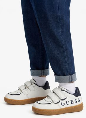 Buty sportowe dziecięce na wiosnę Guess ze sklepu: eobuwie.pl w kategorii: Buty sportowe dziecięce - zdjęcie WP-EBWP-9KUZS-09B_5906751803523