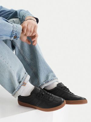 Buty sportowe męskie na wiosnę Guess Jeans ze sklepu: eobuwie.pl w kategorii: Buty sportowe męskie - zdjęcie WP-EBWP-9KUZS-09B_5906751954676
