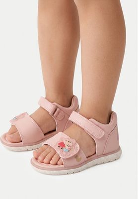 Sandały dziecięce Peppa Pig ze sklepu: eobuwie.pl w kategorii: Sandały dziecięce - zdjęcie WP-EBWP-9KUZS-09B_5906751989258
