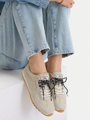 Buty sportowe damskie na wiosnę Guess Jeans ze sklepu: eobuwie.pl w kategorii: Buty sportowe damskie - zdjęcie WP-EBWP-9KUZS-09B_5907964041252