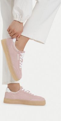Guess Jeans - Buty sportowe damskie na wiosnę ze sklepu: eobuwie.pl w kategorii: Buty sportowe damskie - zdjęcie WP-EBWP-9KUZS-09B_5907964059769