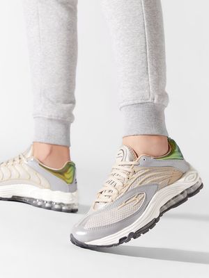 Buty sportowe męskie wiosenne Nike ze sklepu: MODIVO w kategorii: Buty sportowe męskie - zdjęcie WP-EBWP-BKLVO-LN0_0000301149071