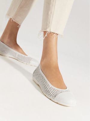 Balerinki casual Caprice ze sklepu: MODIVO w kategorii: Balerinki - zdjęcie WP-EBWP-BKLVO-LN0_0000303660727