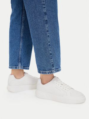 Buty sportowe damskie na wiosnę Calvin Klein ze sklepu: MODIVO w kategorii: Buty sportowe damskie - zdjęcie WP-EBWP-BKLVO-LN0_0000305621382