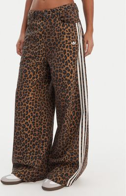 Jeansy damskie sportowe adidas ze sklepu: MODIVO w kategorii: Jeansy damskie - zdjęcie WP-EBWP-BKLVO-LN0_0000305638915
