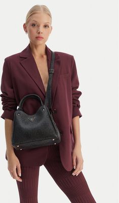 Kuferek elegancki Guess ze sklepu: MODIVO w kategorii: Kuferki - zdjęcie WP-EBWP-BKLVO-LN0_0000305926623