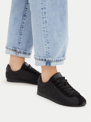 Buty sportowe damskie wiosenne Guess ze sklepu: MODIVO w kategorii: Buty sportowe damskie - zdjęcie WP-EBWP-BKLVO-LN0_0000305931405