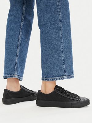 Trampki damskie Guess ze sklepu: MODIVO w kategorii: Trampki damskie - zdjęcie WP-EBWP-BKLVO-LN0_0000305931719