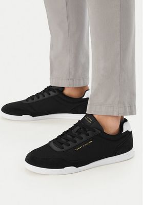 Trampki męskie na wiosnę Tommy Hilfiger ze sklepu: MODIVO w kategorii: Trampki męskie - zdjęcie WP-EBWP-BKLVO-LN0_0000305963000