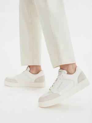 Buty sportowe męskie na wiosnę Emporio Armani ze sklepu: MODIVO w kategorii: Buty sportowe męskie - zdjęcie WP-EBWP-BKLVO-LN0_0000305972125