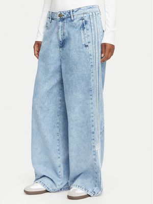 Jeansy damskie wiosenne adidas ze sklepu: MODIVO w kategorii: Jeansy damskie - zdjęcie WP-EBWP-BKLVO-LN0_0000305987266